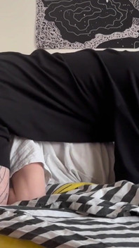 Leccata di culo succosa e gola profonda Da un dolce twink, sperma nella bocca del ragazzo