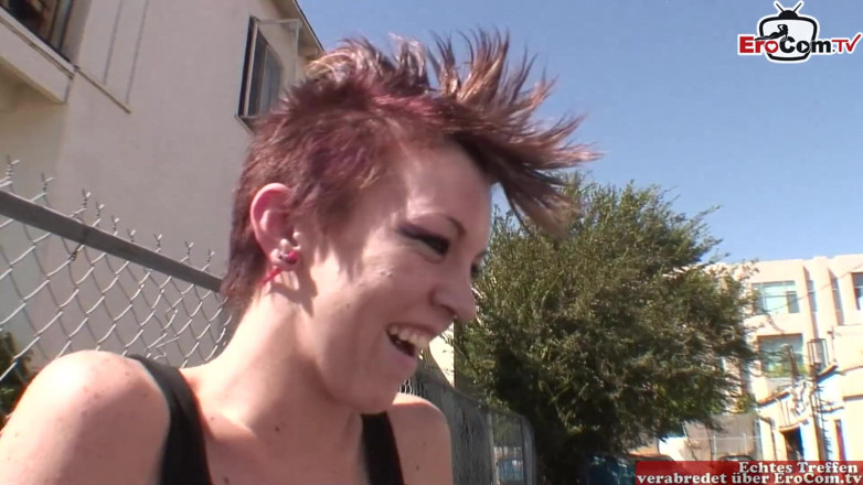 EroCom: Magrinha punk com peitos pequenos gosta do bbc