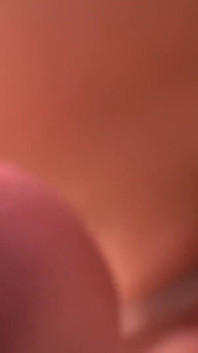El apretado coño de mi joven esposa se está ensanchando cada minuto