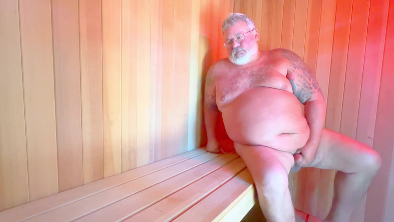 Hand-Free-Daddy-Chub: Norveç'te sauna ayısı büyük yarağım ve taşaklarımla oynuyor