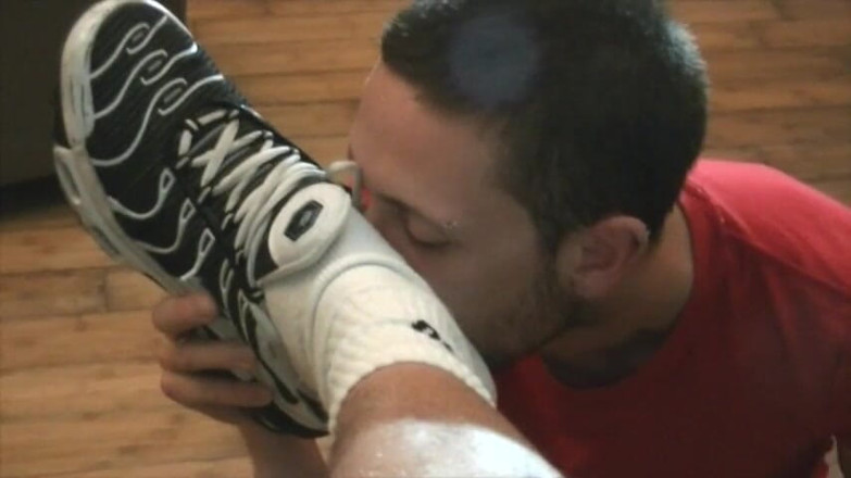 Gaybareback: Schlampe ohne gummi im jockstrap gefickt