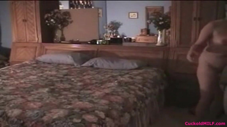 Cuckold MILF: Milf cornuta - milf cornuta siamo tutti circa il gioco cuckold