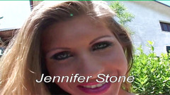 Double Penetration Party: Erstaunliches mädchen mit blauen augen wird in einer doppelpenetration geknallt