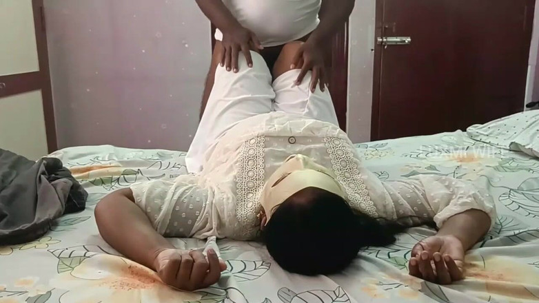 Luxmi Wife: Blowjob isteri kepada abang tiri -3