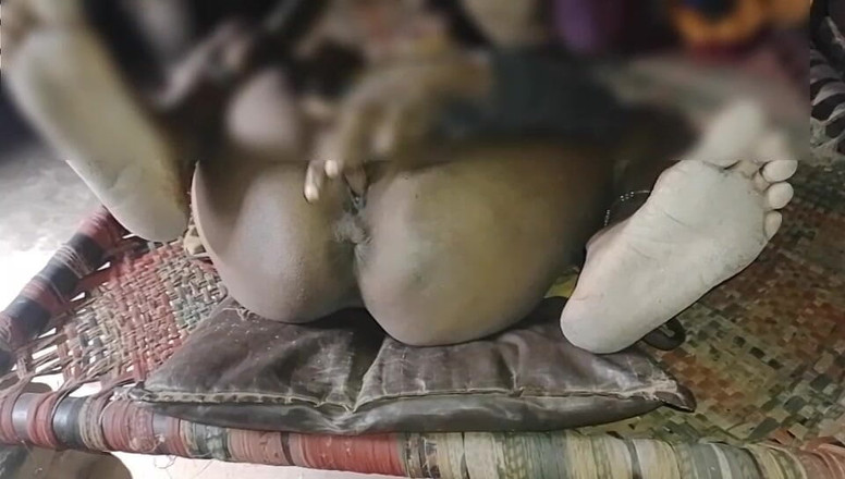 Deshi girl 9: Siapa yang akan menyejukkan pepek bhabhi kampung