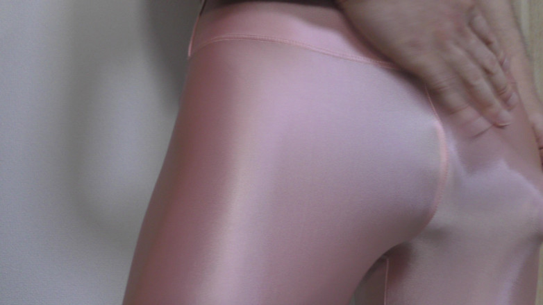 LovePantyBoy: Selbstbefriedigung mit rosa spandex-leggings