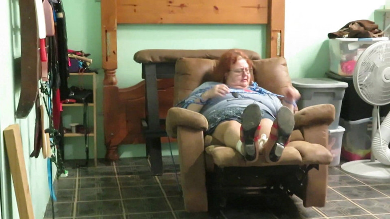BBW nurse Vicki adventures with friends: Oh no i wake up tied to a big chair...