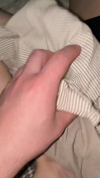 Une fille de 18 ans vs un gros de 58 ans. Toujours vierge