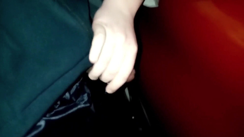 Real homemade BBW BBC porn: Outdoor Dodding Handjob