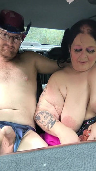 Pieszczoty Hard N she's wet Ready to lay seats back n fuck Wtf było to? 