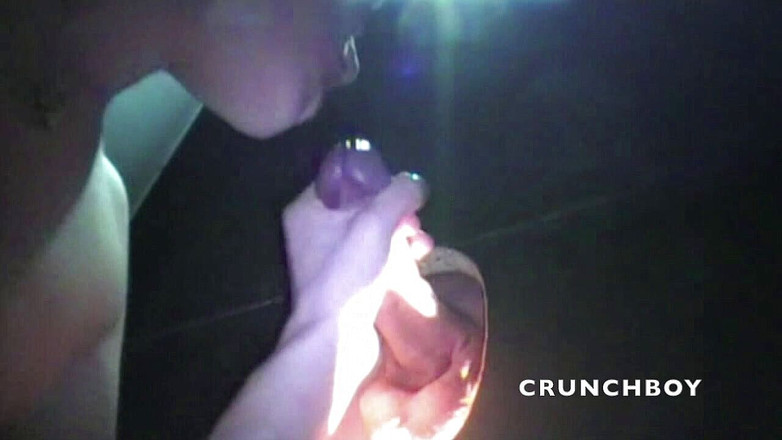 FRENCH AMATORS SEXTAPES: सेक्सी ट्विंक को बड़े स्तनों वाले छेदों में चूसा जाता है और उसकी गांड चोदी जाती है