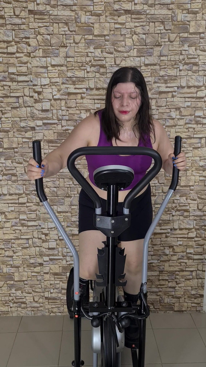 Alice H: Sweat Fetish Workout