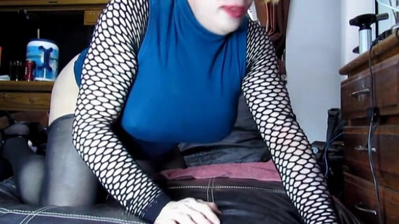 Ass destruction of a hetero sissy slut: Sexy sissy děvka protahuje zadek 2