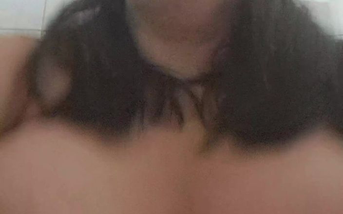 Mommy big hairy pussy: Mẹ kế cởi quần áo nóng bỏng