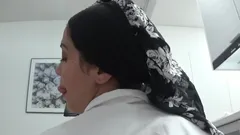 Meine geile arabische stiefmutter nach dem einkaufen gefickt