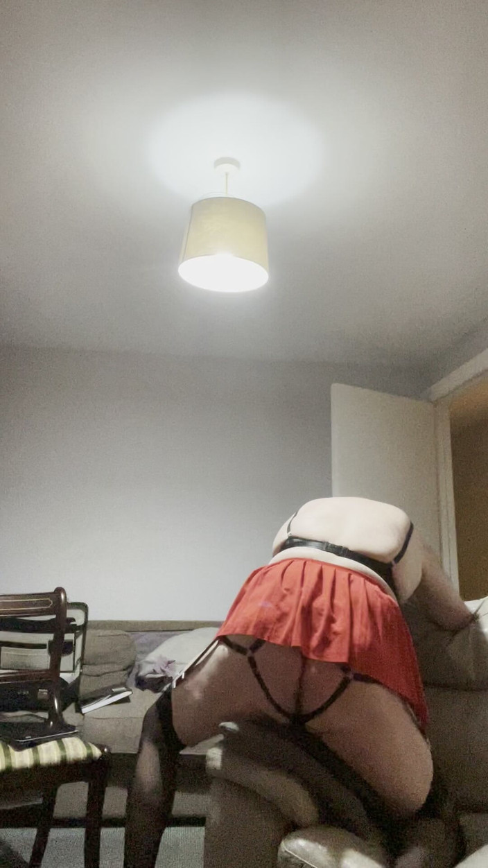 Ancient456: Mijn strakke zwarte beha