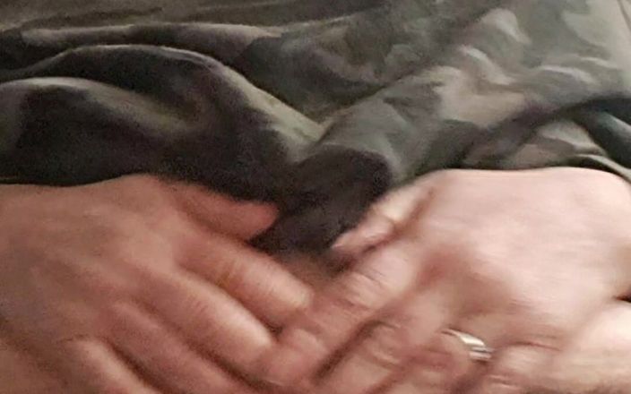 Mommy big hairy pussy: Посмотри на волосатую киску зрелой мачехи