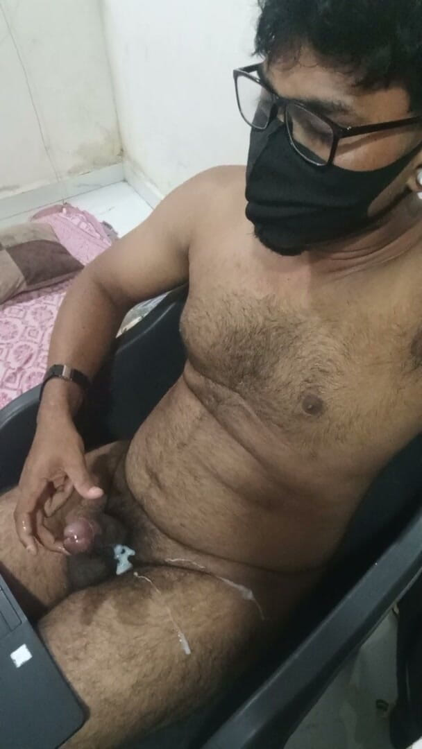 Asian321heart: Indický panenský chlapec třese a vytahuje vodu