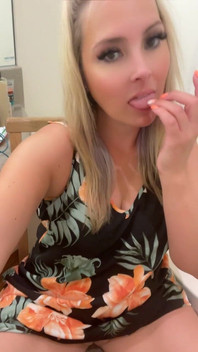 Playing with My Pussy with No Knickers