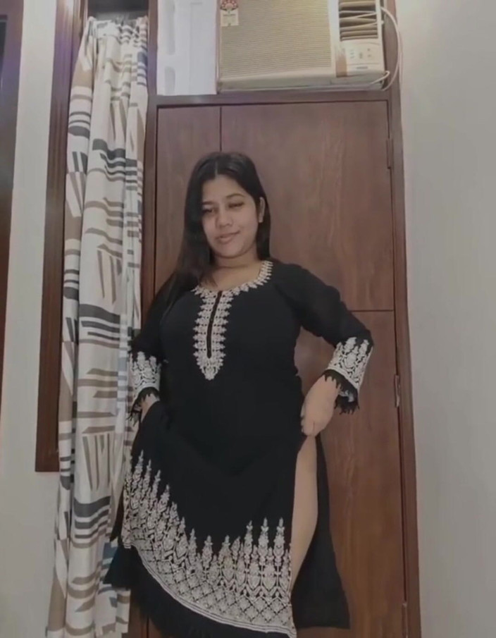 Queen7895: Giovane sorellastra scopa con il fratellastro