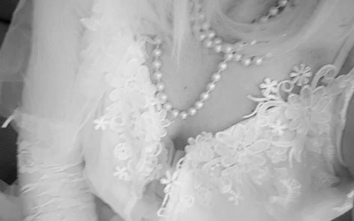 Sofy13: Il foglio e la troia della donna sposata
