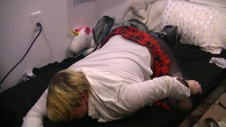 Roxxie rae page: कॉलेज गर्ल पिस्टन एक्शन