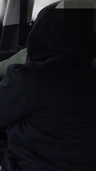 Teen Lehrerin lutscht meinen schwanz im Auto auf dem Parkplatz im freien für alle - es ist sehr riskant mit Leuten in der Nähe von Misscreamy