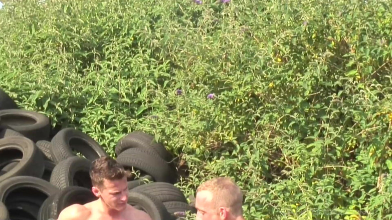 UK Hot Jocks: Toys Dont Tyre