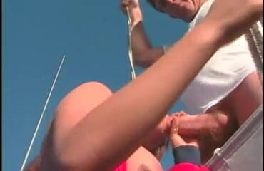 Hot Girlz: Il jouait à son jeu préféré, mais je savais comment le...