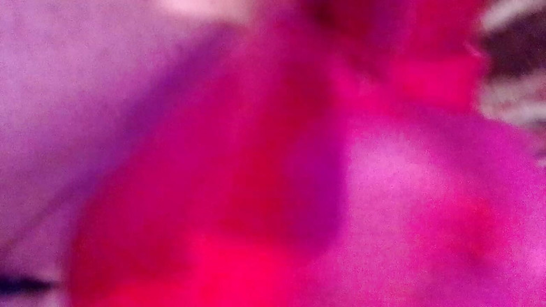 Push ego trip: Masturbasi anal merah muda solo