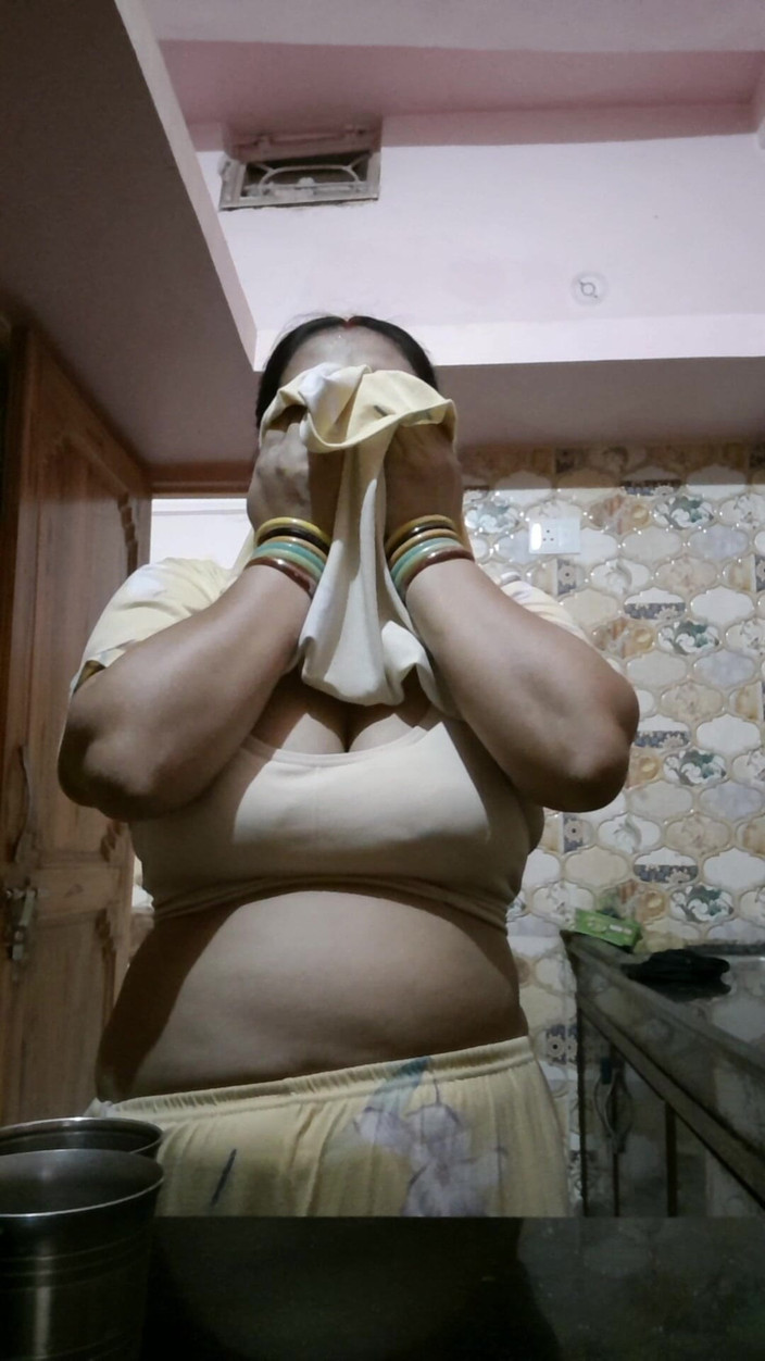 Puja555: Příprava čaje pro manžílka Pikantní