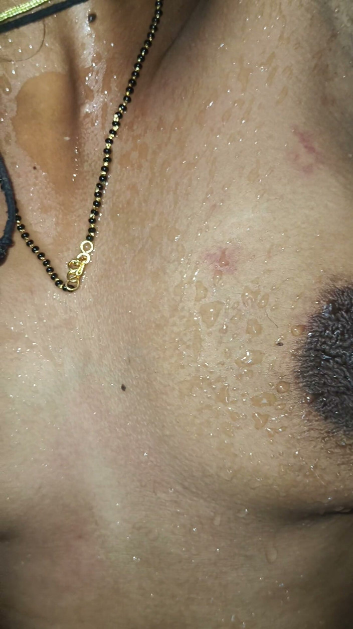 X videos: Villaggio matrigna che gode con il figliastro