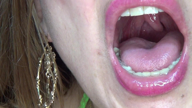 Angel eyes studio: Sangat Panas!! Saya Menelan Banyak Cincin Permen Besar!!