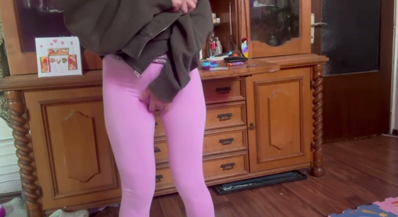Lana lova: I Pissed in My Pants From Cold