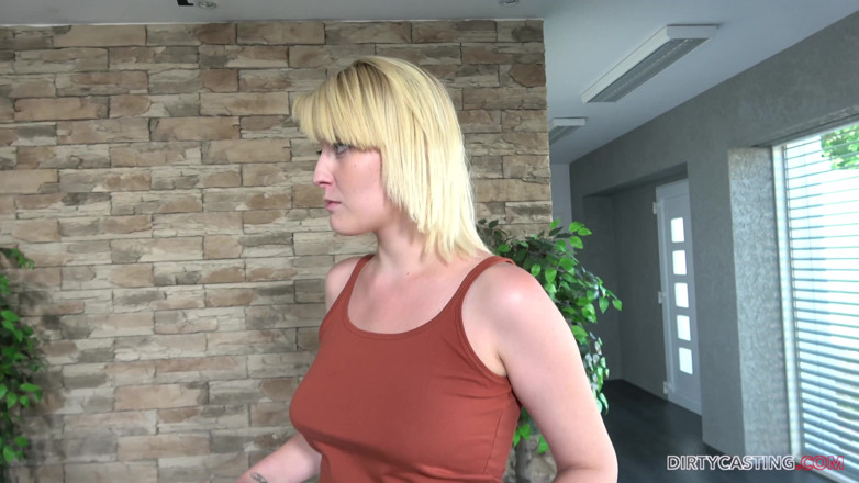 Czech Pornzone: Мілфа з округлим лезом має новий досвід на порно кастингу