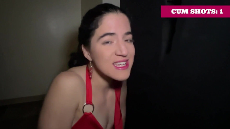 Cliff Media: Puta gloryhole traga 12 corridas - Vanessa Cliff