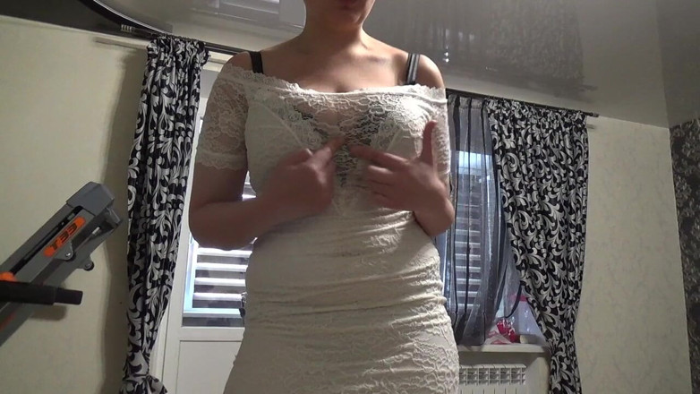 Sexy Milf: 我最性感的衣服 N2 模特为你准备的白色小礼服