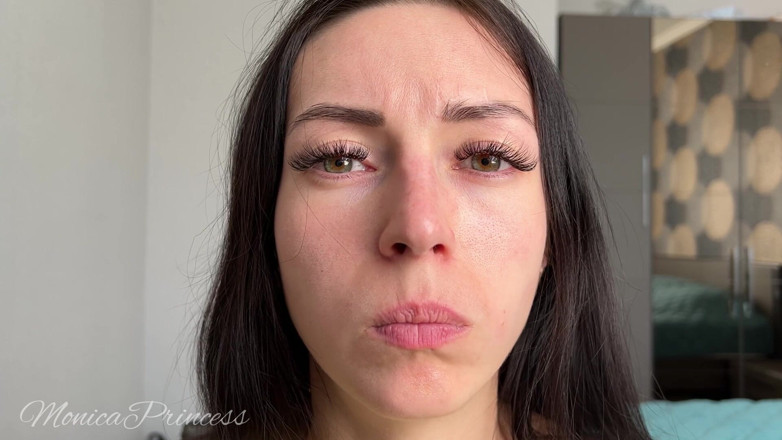 Princess Monica: Des fesses gonflées éclatent