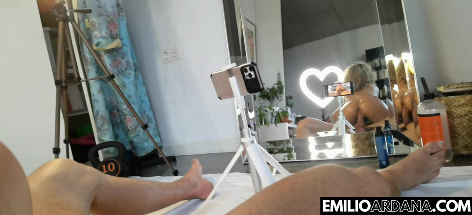 Emilio Ardana: Blonde babe vernietigt mijn pik met haar handen