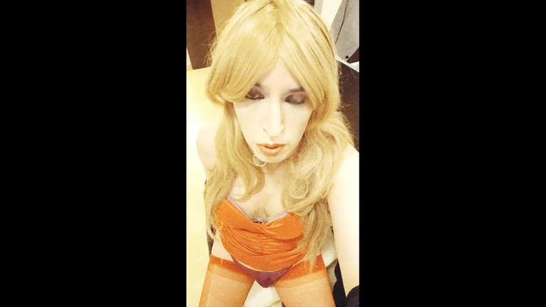 Tammy sissy slave: Masturbarea anală acasă