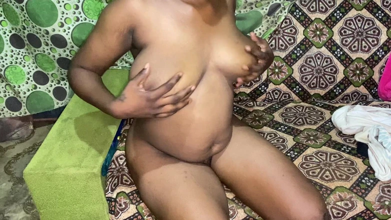 Showkee: I Fuck Her and in Her Pussy