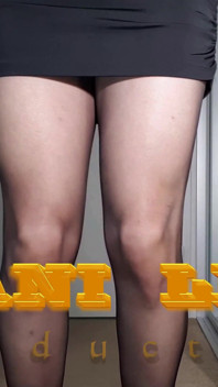 Zwarte panty en geweldige cumshotshow