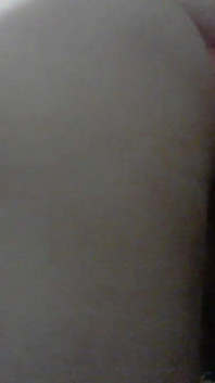 Il mio culo ama un grande dildo spinta