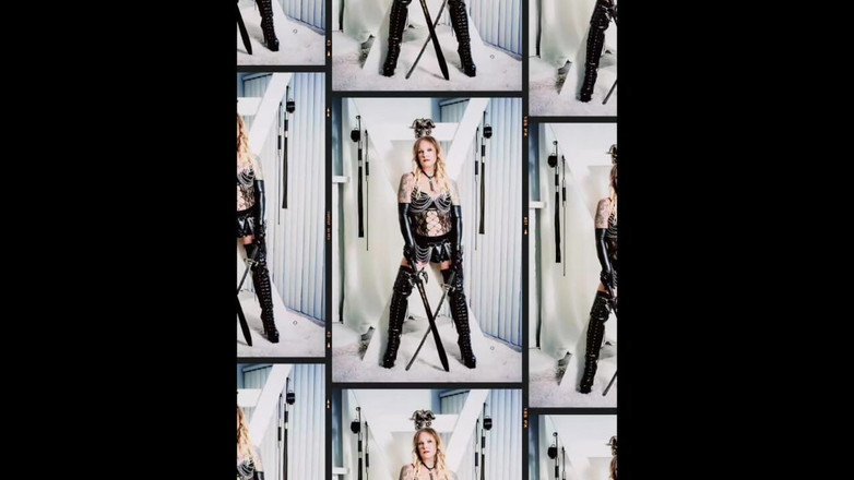 Kora Bell: Potrójna funkcja - Naughty Xxxmas Trójkąt trylogia: Santa's Little Ho, Elves...