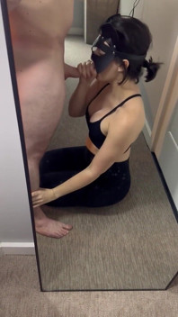 Ho bisogno di proteine dopo la palestra quindi succhio ogni goccia di sperma dal cazzo del mio ragazzo