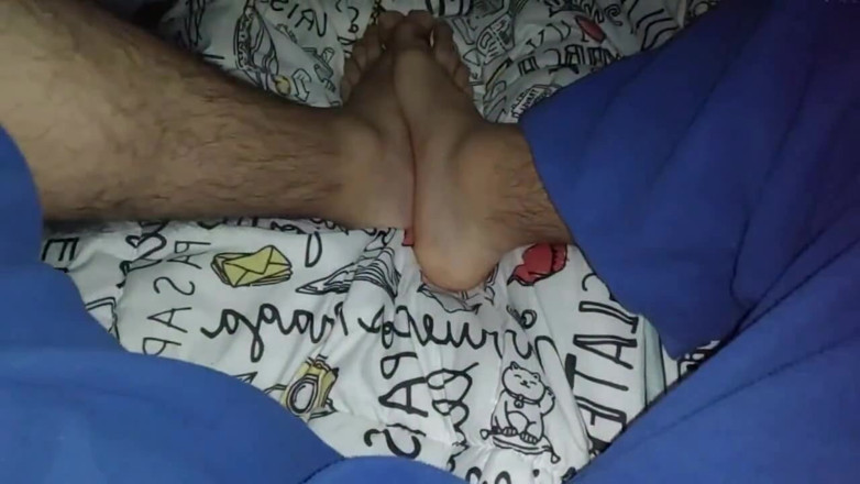 qaz11: Handjob vor der kamera - 432