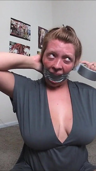 Venus Valkyire a experimenty s tape gag