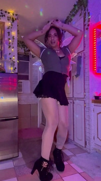 Fantasy-mädchen strip-dance