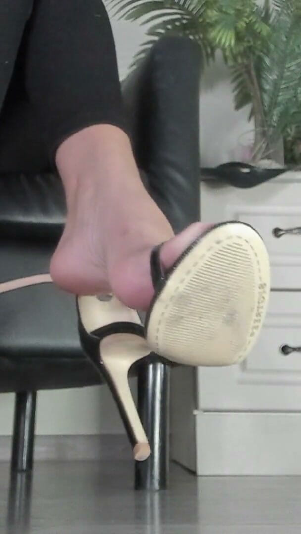 Feet lady: Tease You
