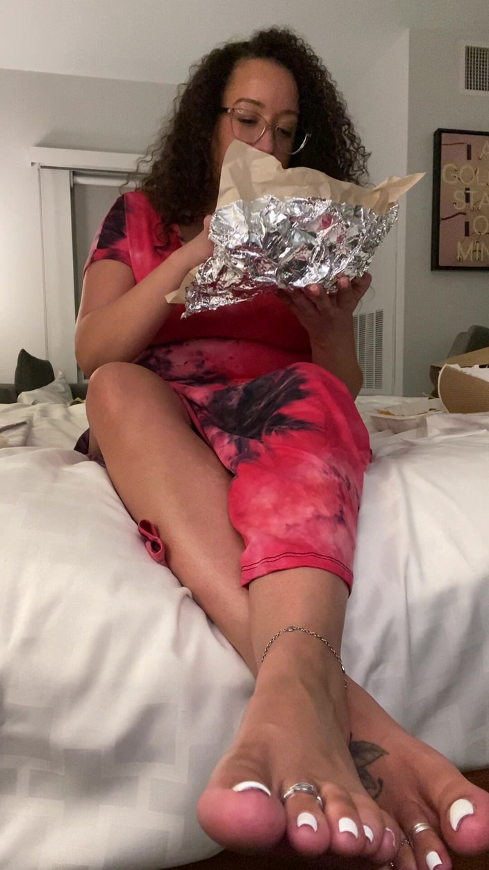 Tan feets: Tanfeets Mănâncă și talpi tachinează degetele albe